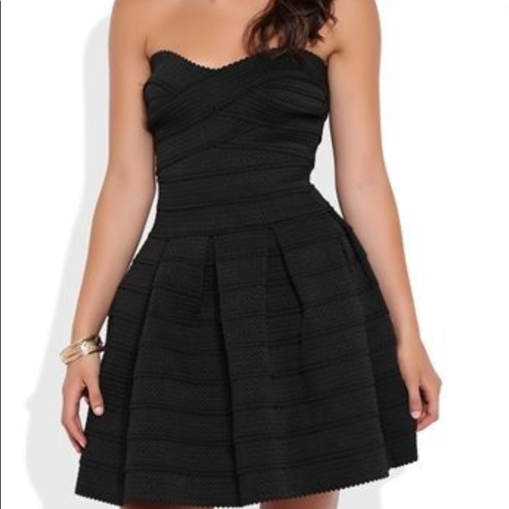 Perfect LBD for date night or wedding